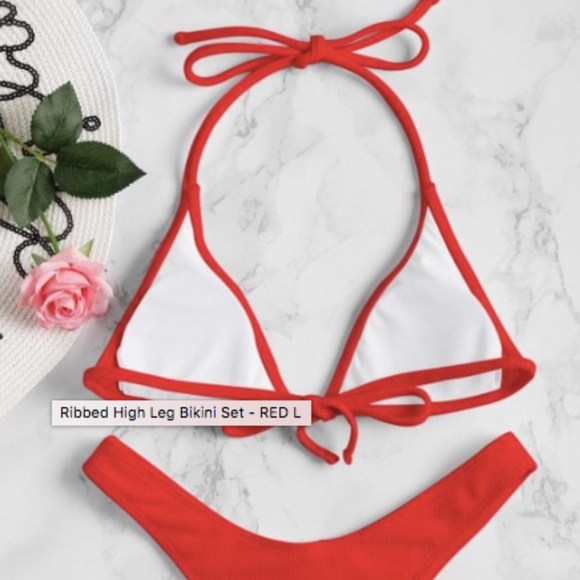 Red bikini - Picture 2 of 3